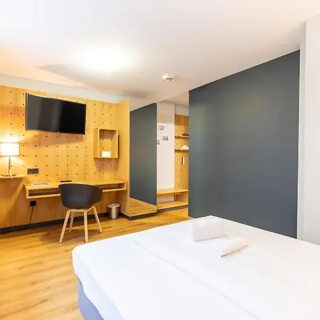 Hotel Mk 2*